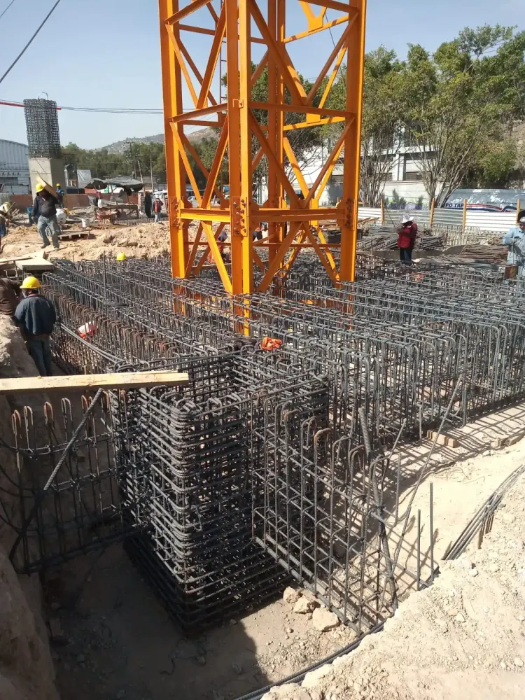 Cargas, fatiga y viento en grúas torre: cómo se diseñan — GEN Grúas y Elevadores Nacionales